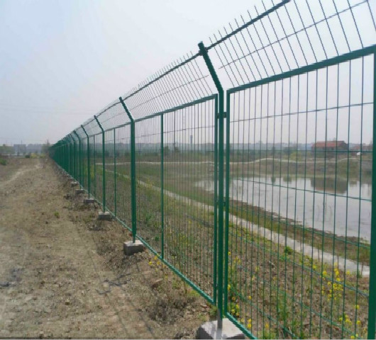 安陸鄉村池塘圍欄